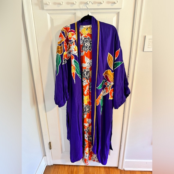 Vintage Gold Label Victoria’s Secret robe - Picture 7 of 7